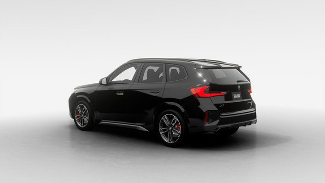 2026 BMW X1 xDrive28i | Polyvalente et puissante | Groupe M dans Autos et camions  à Ville de Montréal - Image 2