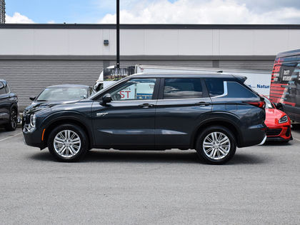 2025 Mitsubishi Outlander PHEV SE - Finance Rates As Low As 0%,  in Cars & Trucks in Burnaby/New Westminster - Image 2