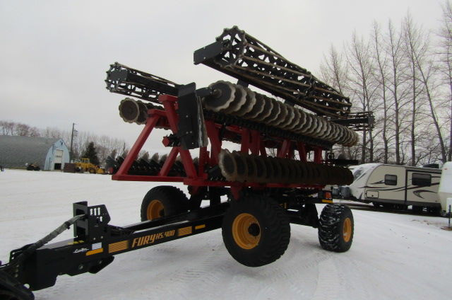 2020 Versatile Fury HS400 40 ft in Farming Equipment in Saskatoon