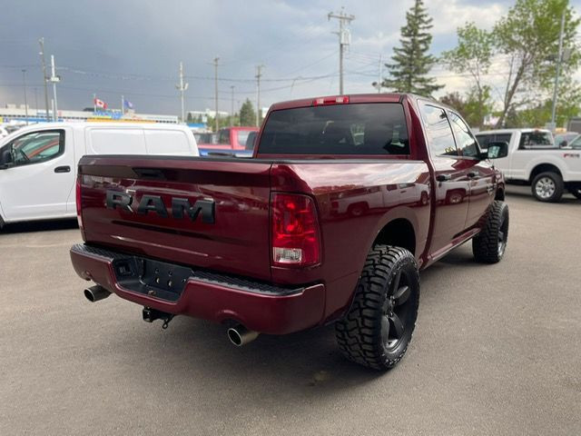 2020 RAM 1500 CLASSIC TRADESMAN 5.7l hemi / crew cab / 4x4 in Cars & Trucks in Edmonton - Image 2