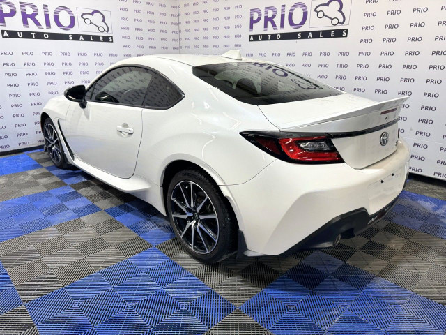 2022 Toyota GR86 in Cars & Trucks in Ottawa - Image 3