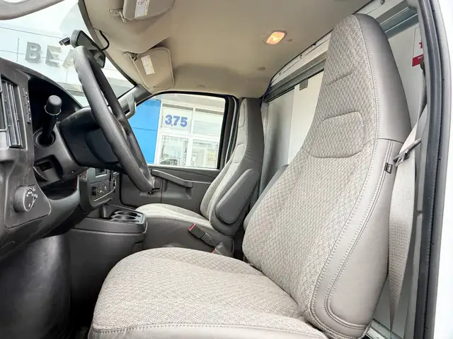 2025 Chevrolet Express Cutaway Work Van 4.3L V6 WITH REMOTE E... in Cargo & Utility Trailers in Ottawa - Image 12