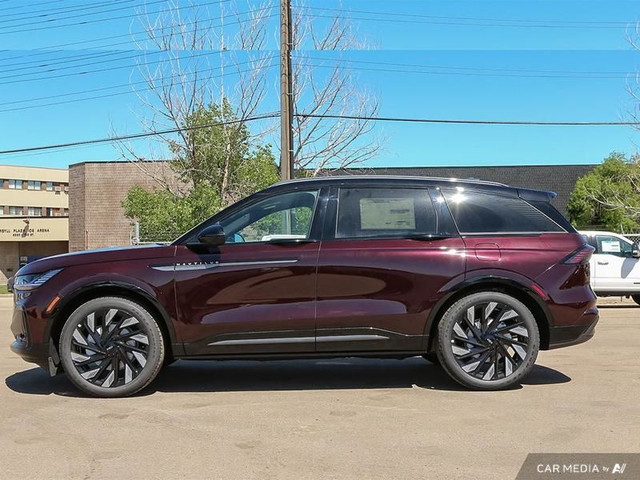 2025 Lincoln Nautilus Reserve in Cars & Trucks in Edmonton - Image 3