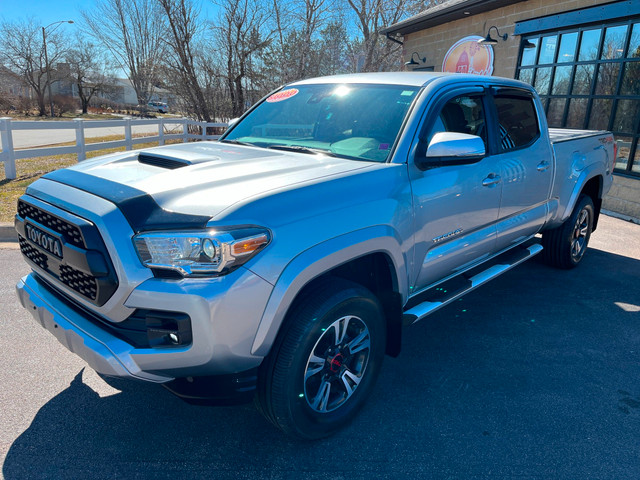 2018 Toyota Tacoma SR5 6ft Bed! Heated Seats! Backup Cam! in Cars & Trucks in Moncton - Image 3