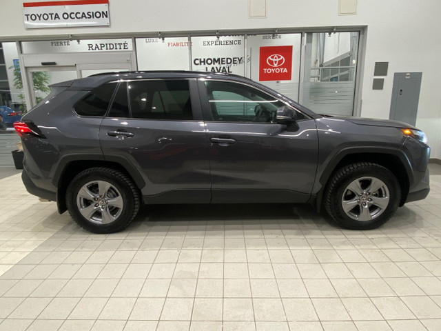 2022 Toyota RAV4 XLE AWD Toit Ouvrant Bluetooth Camera Volant &  in Cars & Trucks in Laval / North Shore - Image 3