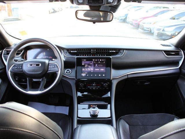 2023 Jeep Grand Cherokee Altitude 4x4, Heated Seats, in Cars & Trucks in Calgary - Image 3