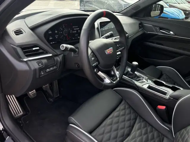2025 Cadillac CT4-V 4dr Sdn Blackwing manual in Cars & Trucks in Mississauga / Peel Region - Image 12