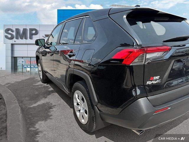 2022 Toyota RAV4 LE | AWD | Heated Seats | Back Up Cam in Cars & Trucks in Saskatoon - Image 4