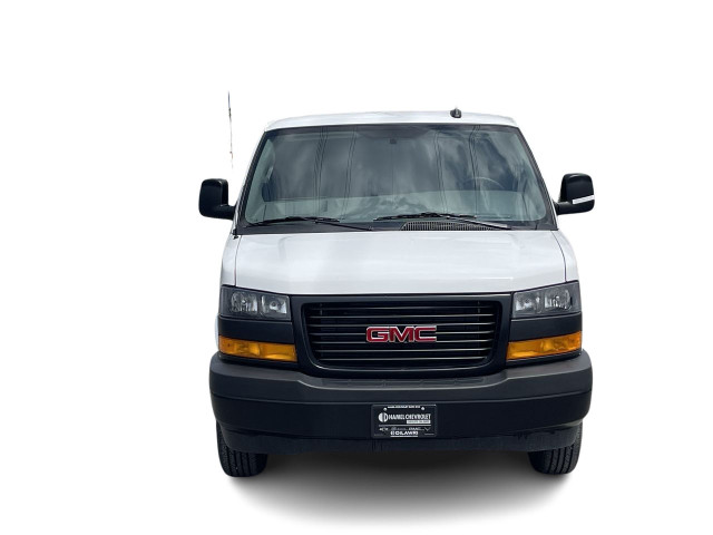 2025 GMC Savana Cargo 2500 WT 135 in Cars & Trucks in City of Montréal - Image 4