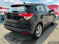 This 2019 Honda HR-V LX SUV offers practicality and style in one sleek package. Boasting a low 39,90... (image 5)