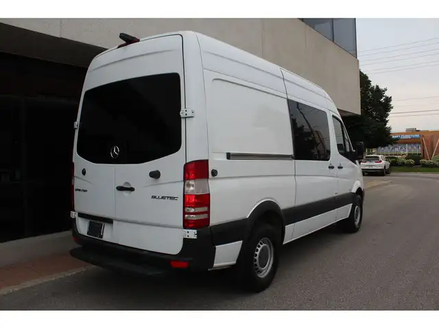 2015 Mercedes-Benz Sprinter 144\" - HIGH ROOF - DIESEL in Cars & Trucks in City of Toronto - Image 6
