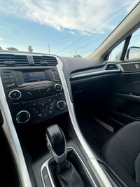 2013 FORD FUSION HYBRID SE with 4 Cylinder Engine 2.0L, auto ac, bluetooth, power window, power lock... (image 9)