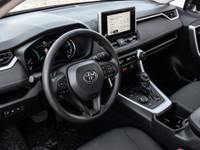 Hybrid !!! 2023 Toyota Rav4 AWD Grey Exterior on Black Interior comes Apple Carplay , Back up Camera... (image 6)