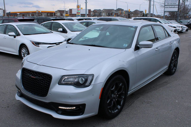  2022 Chrysler 300 300S AWD in Cars & Trucks in Mississauga / Peel Region - Image 3