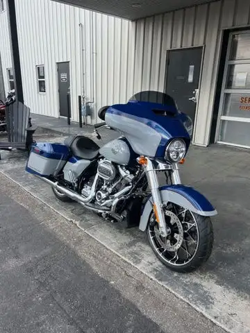 2023 Harley-Davidson FLHXS - Street Glide Special in Sport Touring in Winnipeg - Image 3