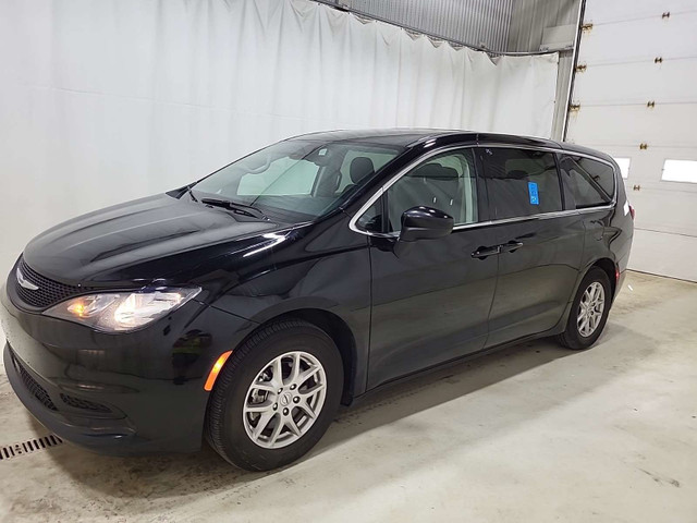 2024 Chrysler Grand Caravan SXT SXT/DUAL PWR DOORS/PWR GATE/S... in Cars & Trucks in Belleville
