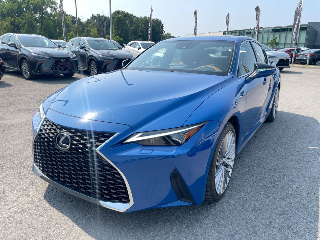 2024 Lexus IS 300 Luxe / Camera / Toit ouvrant / Cuir Bien Équip in Cars & Trucks in Laval / North Shore - Image 2