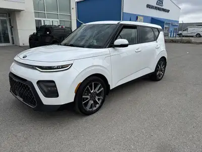 This Kia Soul boasts a Regular Unleaded I-4 2.0 L/122 engine powering this Variable transmission. Wh...