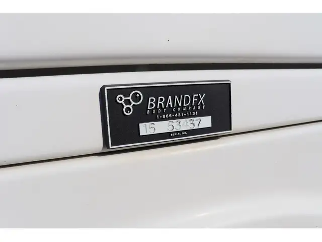 2015 Dodge RAM 4500 CREW DUALLY 6.7L CUMMINS 4X4, SERVICE BODY & in Cargo & Utility Trailers in Winnipeg - Image 37