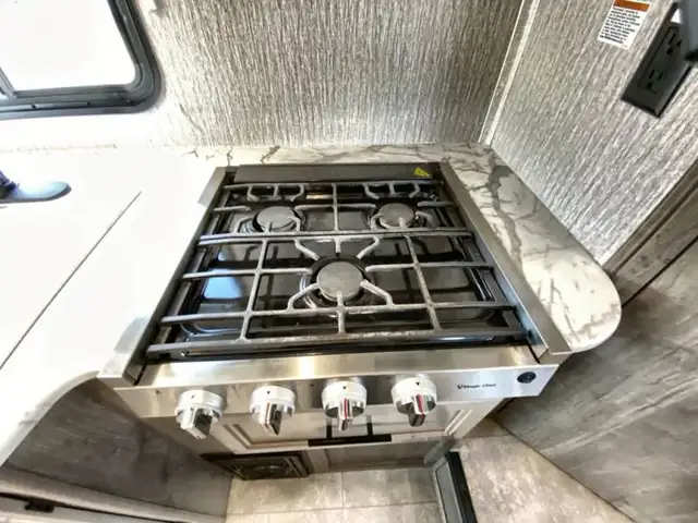 2023 Coachmen RV Freelander 23FS in RVs & Motorhomes in Edmonton - Image 28