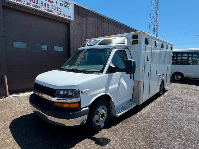 2017 Chevrolet Express Commercial Cutaway 3500 Ambulance in Cars & Trucks in Calgary - Image 2