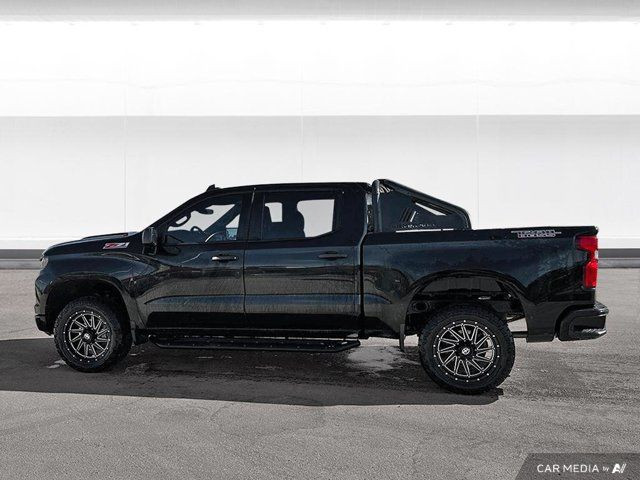 2022 Chevrolet Silverado 1500 Custom Trail Boss 5.3L Crew Cab in Cars & Trucks in Winnipeg - Image 3