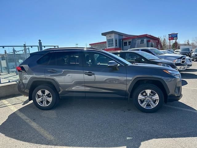  2022 Toyota RAV4 XLE AWD 1 OWNER - NO ACCIDENTS - LOW KMS - in Cars & Trucks in Calgary - Image 4