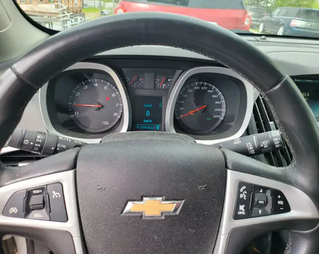 2012 Chevrolet Equinox in Cars & Trucks in Hamilton - Image 11