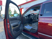 KBB.com Brand Image Awards. This GMC Yukon delivers a Gas/Ethanol V8 6.2L/ engine powering this Auto... (image 9)