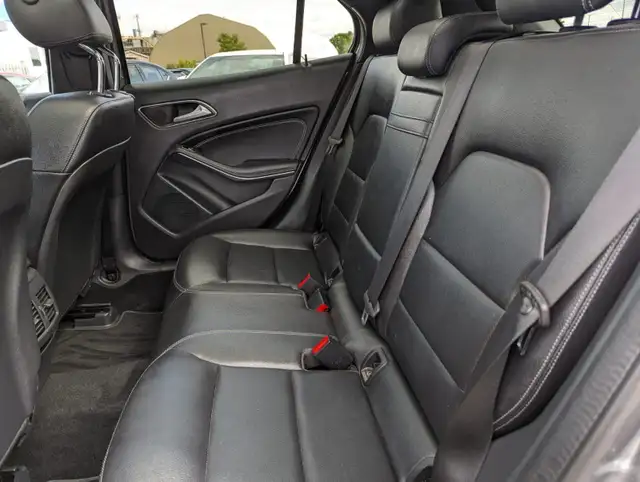 2017 Mercedes-Benz GLA 250 in Cars & Trucks in Ottawa - Image 32