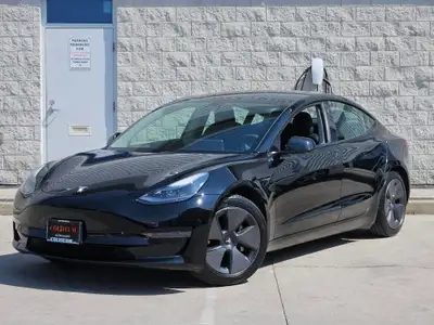 This stunning TESLA MODEL 3 is a perfect mix of modern style and cutting-edge technology. Boasting a...