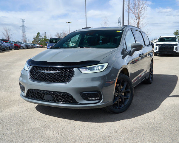 2021 Chrysler Pacifica Touring | Awd | Sunroof | Adaptive in Cars & Trucks in Edmonton
