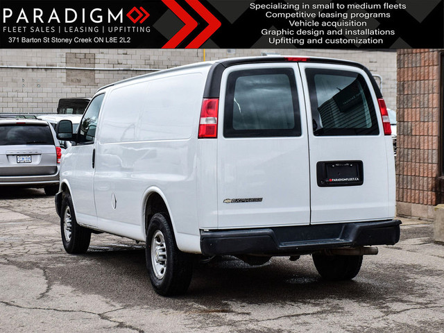  2020 Chevrolet Express 135-Inch WB Low Roof Cargo Van 4.3L V6 in Cars & Trucks in Hamilton - Image 3