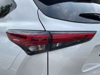 This, is a White 2022 Toyota Highlander with XLE AWD Package, Featuring:~ One Previous Owner Only~ C... (image 7)