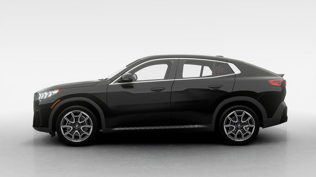 2025 BMW X2 xDrive28i Coupe | Saphir Noir Métallique | Veganza in Cars & Trucks in City of Montréal - Image 4
