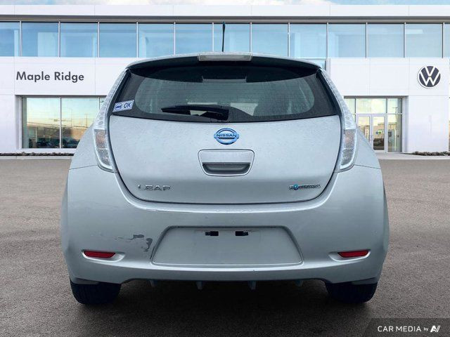 2013 Nissan LEAF S | Bluetooth | Heated Seats | Leather Wheel in Cars & Trucks in Tricities/Pitt/Maple - Image 4