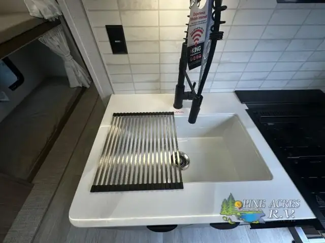 2025 Forest River RV Wildwood 34VERANDA in Travel Trailers & Campers in Truro - Image 6
