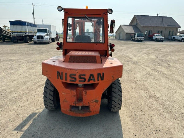 1992 Nissan DF05A70V Dual Drive Diesel Forklift in Heavy Equipment in Norfolk County - Image 3