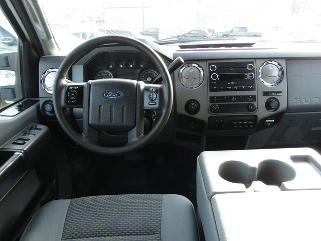  2012 Ford F-350 XLT 4WD CREW CAB 6.2L in Cars & Trucks in Calgary - Image 2