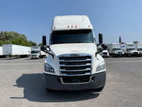 2019 FREIGHTLINER T12664ST;Heavy Duty Trucks - Conventional Truck w/ Sleeper Penske Location 2323 ST... (image 1)