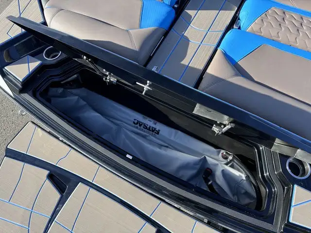 2025 Centurion Ri245 in Powerboats & Motorboats in Kelowna - Image 14