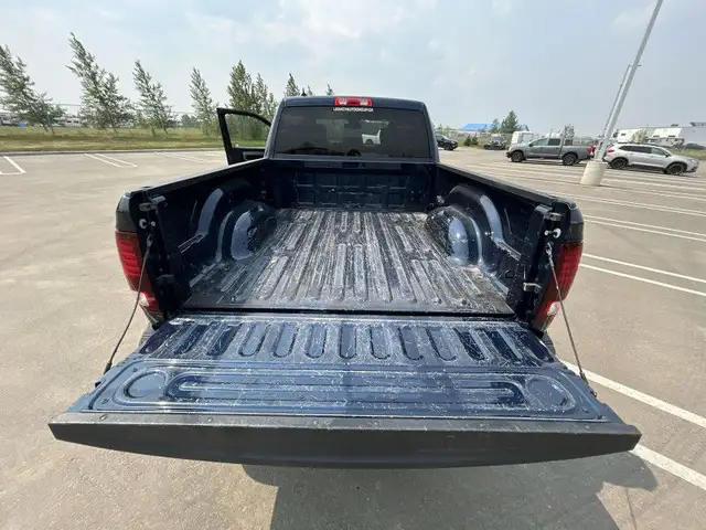 2022 Ram 1500 Classic BASE dans Autos et camions dans Ville d’Edmonton - Image 22