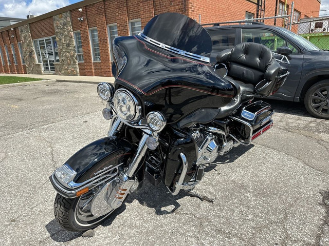  2000 Harley-Davidson Ultra Classic in Touring in City of Toronto - Image 3