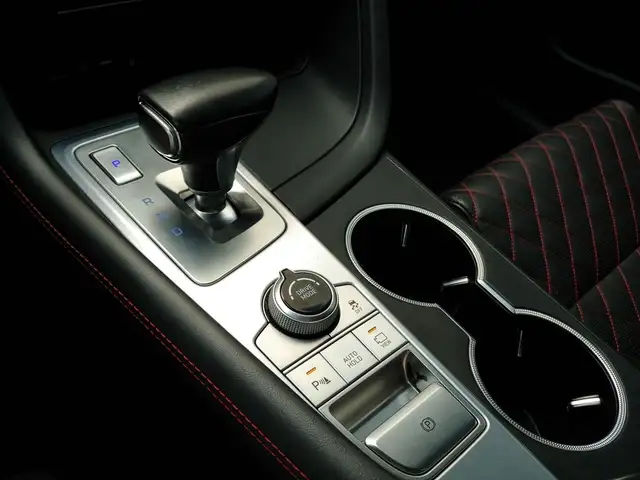2019 Genesis G70 3.3T Sport AWD | SUNROOF | NAV | HTD SEATS | LT in Cars & Trucks in Oakville / Halton Region - Image 32