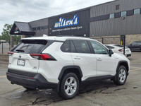 Come see this certified 2019 Toyota RAV4 Hybrid XLE AWD | Sunroof | Heated Seats | Radar Cruise | Bl... (image 5)