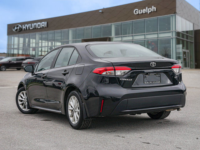 2022 Toyota Corolla LE Upgrade Package | Sunroof | Wireless in Cars & Trucks in Guelph - Image 4