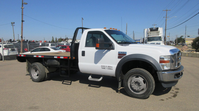 2009 Ford F-550 XLT REG CAB FLAT DECK in Cars & Trucks in Edmonton - Image 4