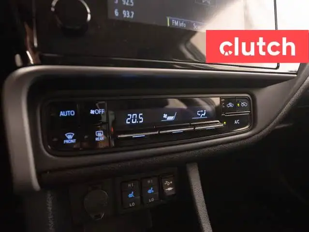 2017 Toyota Corolla LE w/ Heated Front Seats, Rearview Cam, Blue dans Autos et camions dans Ville de Toronto - Image 31