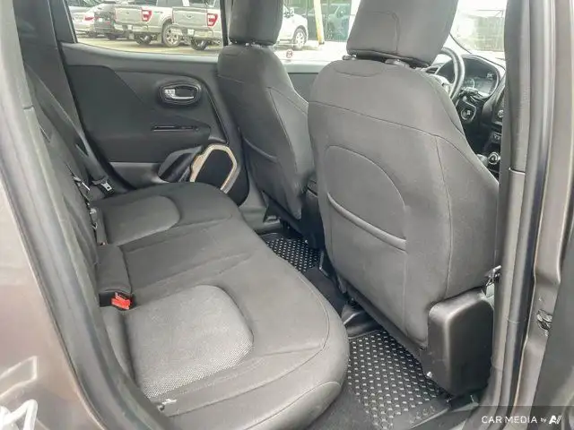 2016 Jeep Renegade North in Cars & Trucks in Saskatoon - Image 28