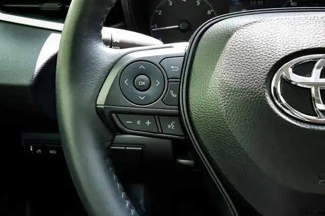 2024 Toyota Corolla LE - Heated Seats - Apple CarPlay dans Autos et camions dans Ottawa - Image 15